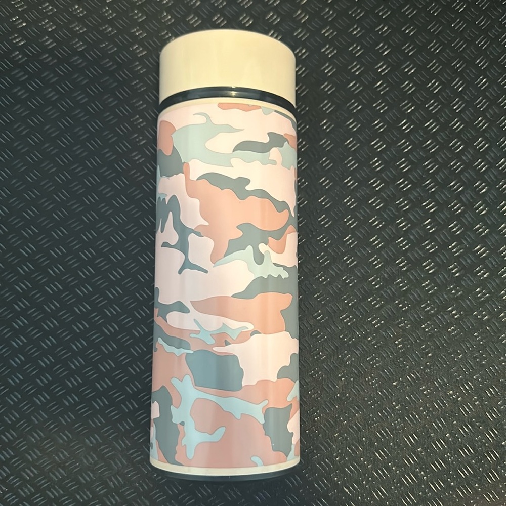 Lug Chuggie insulated water bottle in camo rose 12oz